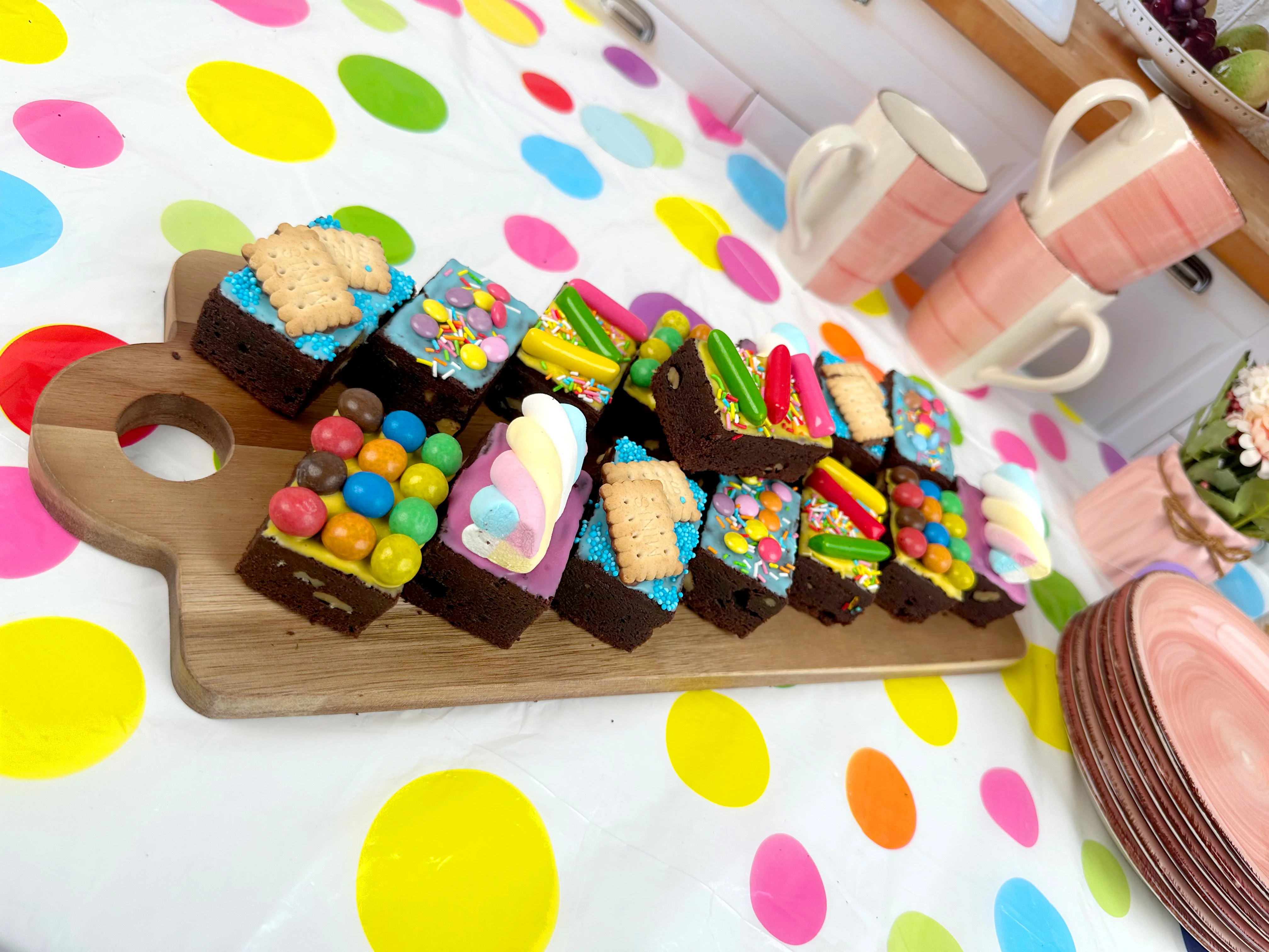15 Brownies mit bunter Deko-Mix - Image 8