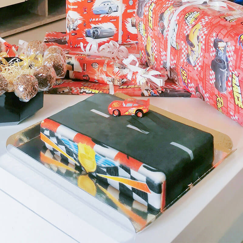 Cars® - Lightning McQueen auf Rennstrecke-Torte - Image 3