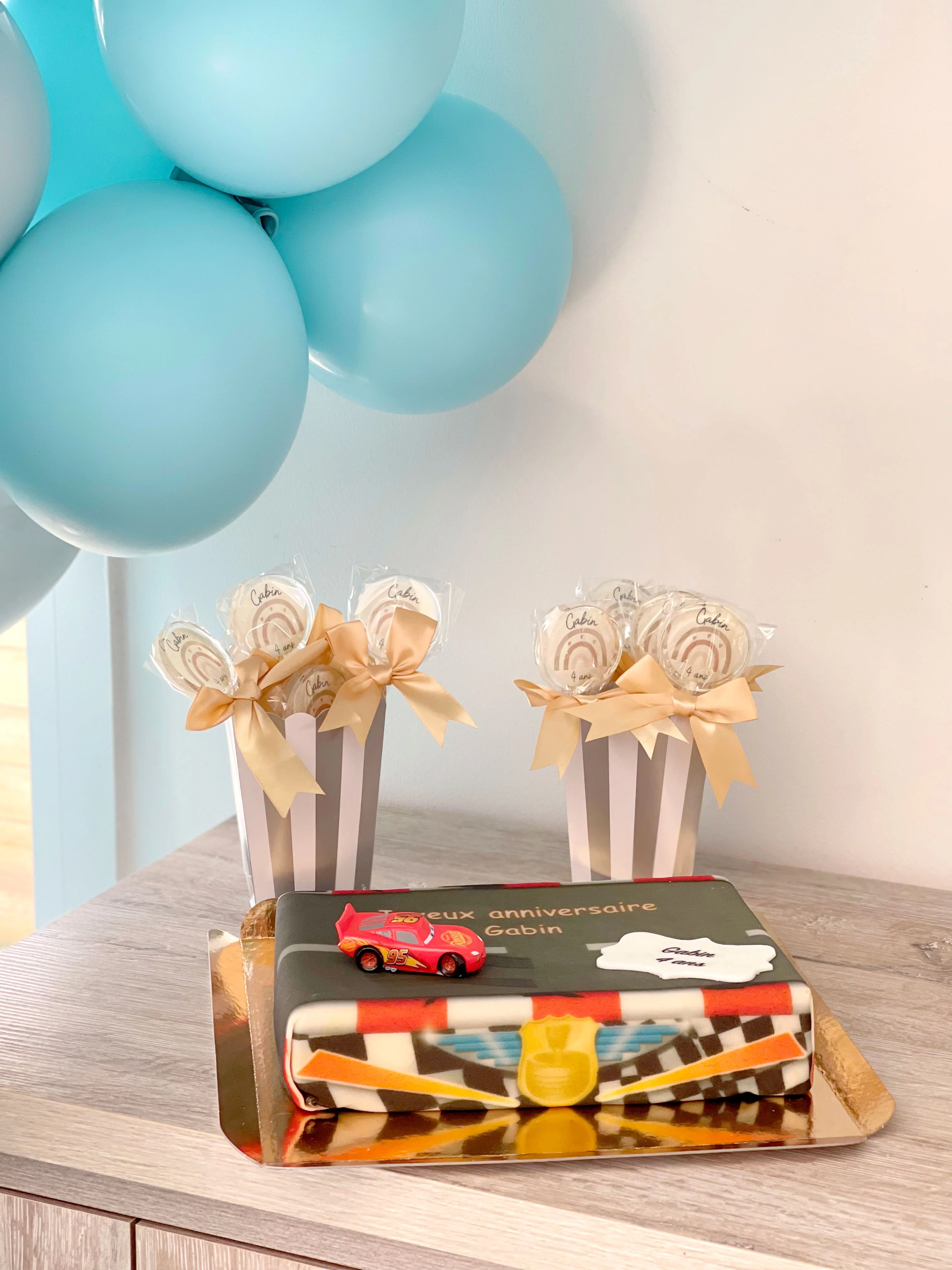 Cars® - Lightning McQueen auf Rennstrecke-Torte - Image 5
