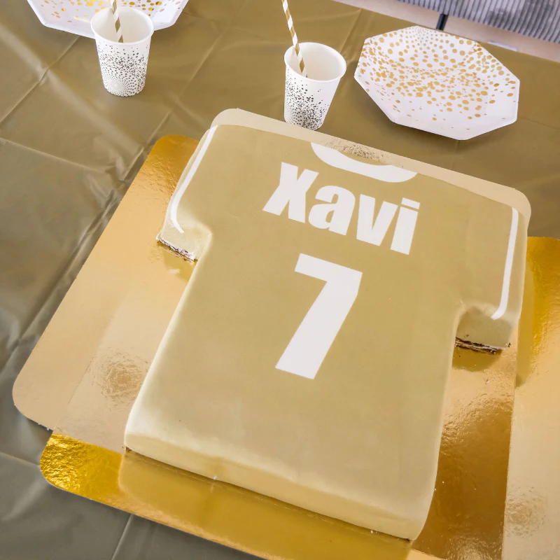 Fußballtrikot-Torte, einfarbig - verschiedene Farben - Image 11