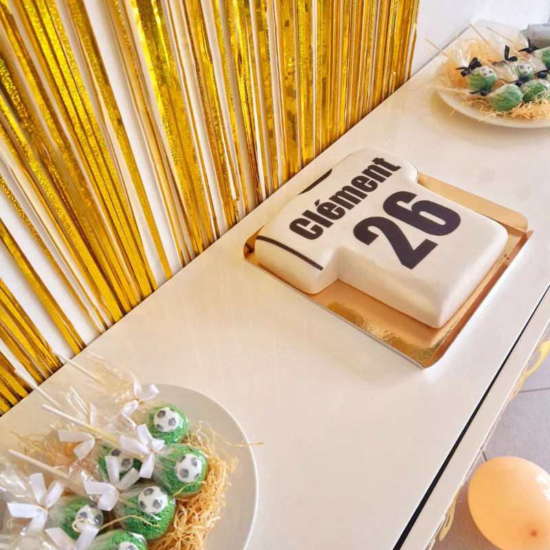 Fußballtrikot-Torte, weiß mit schwarz - Image 5