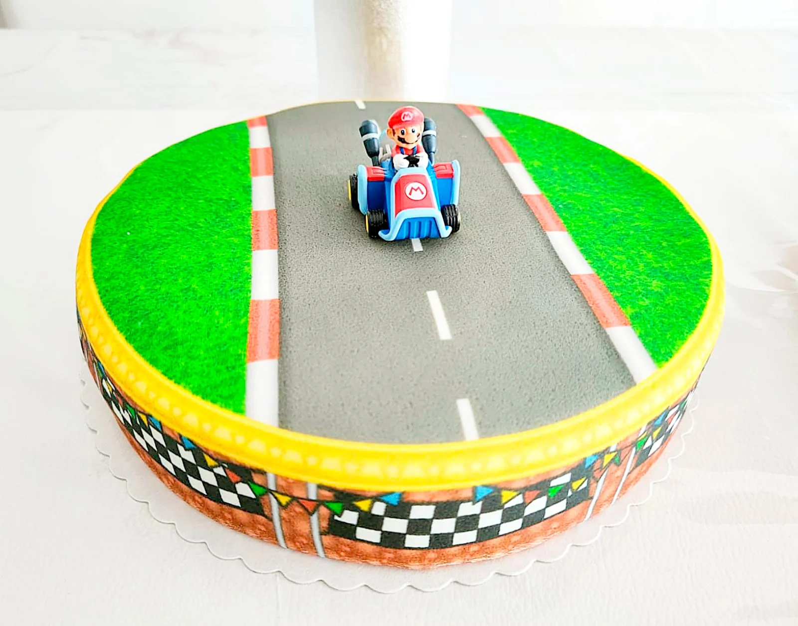 Mario Kart® auf Grasland-Rennstrecken-Torte - Image 4