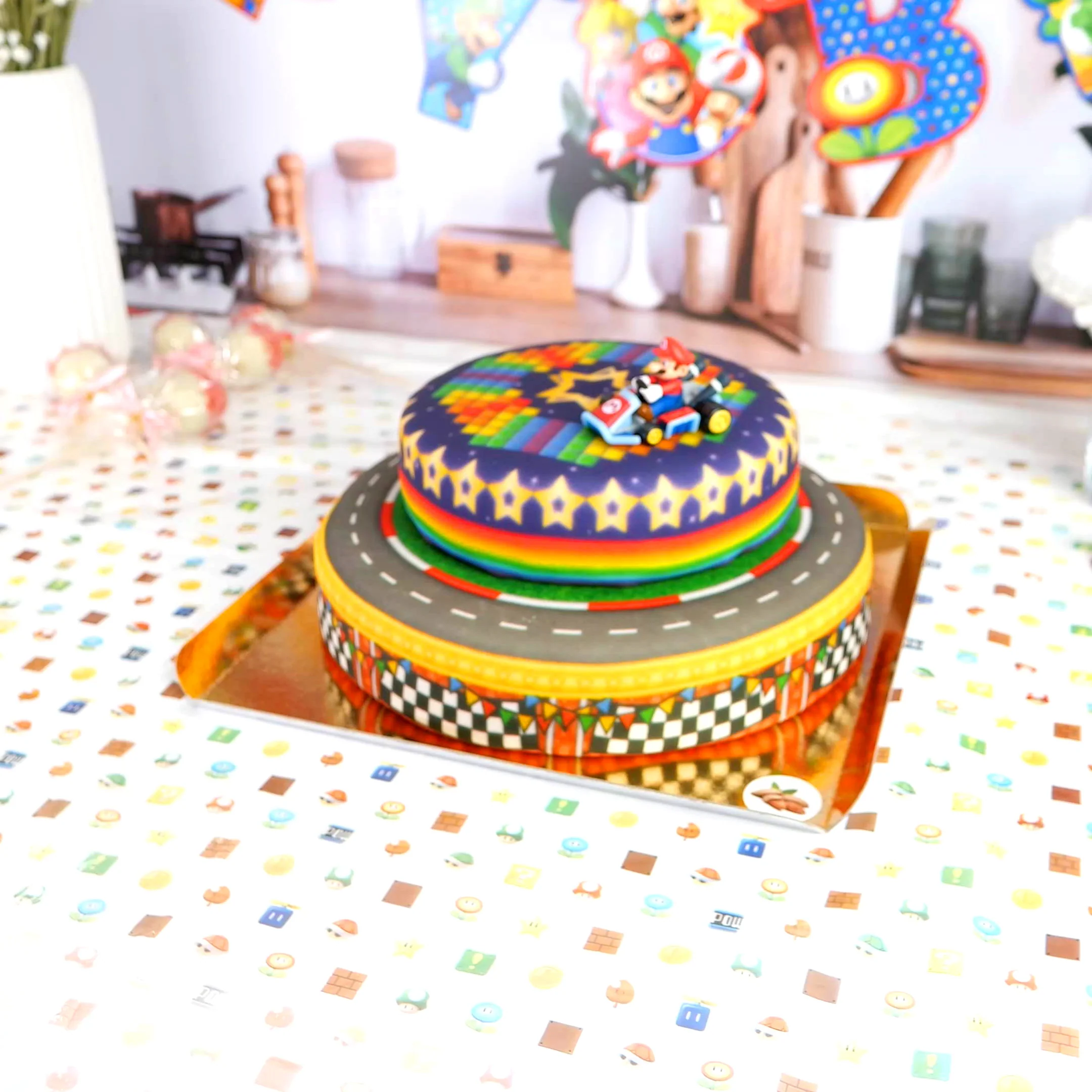 Mario Kart® auf zweistöckiger Weltenstrecken-Torte - Image 3
