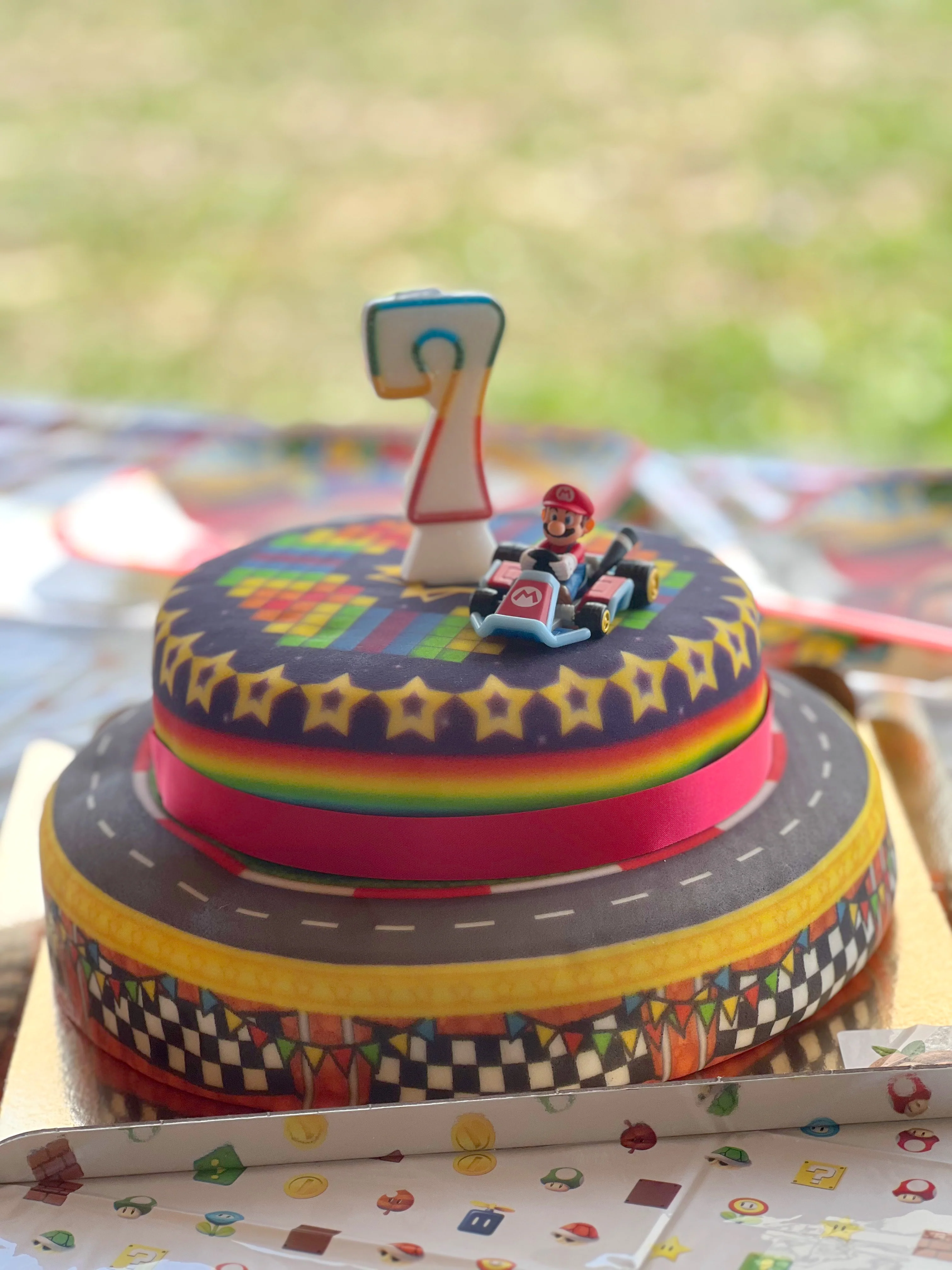 Mario Kart® auf zweistöckiger Weltenstrecken-Torte - Image 5