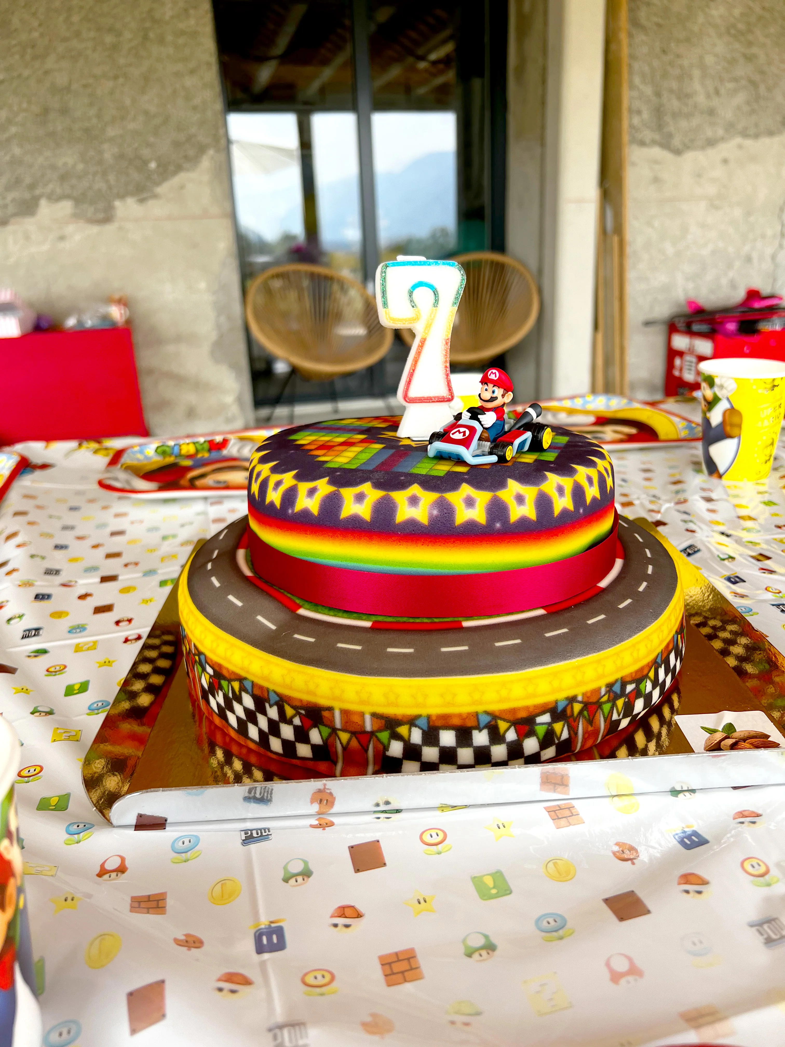 Mario Kart® auf zweistöckiger Weltenstrecken-Torte - Image 9
