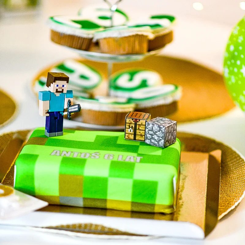 Minecraft®-Figur auf Spielewelt-Torte - Image 13