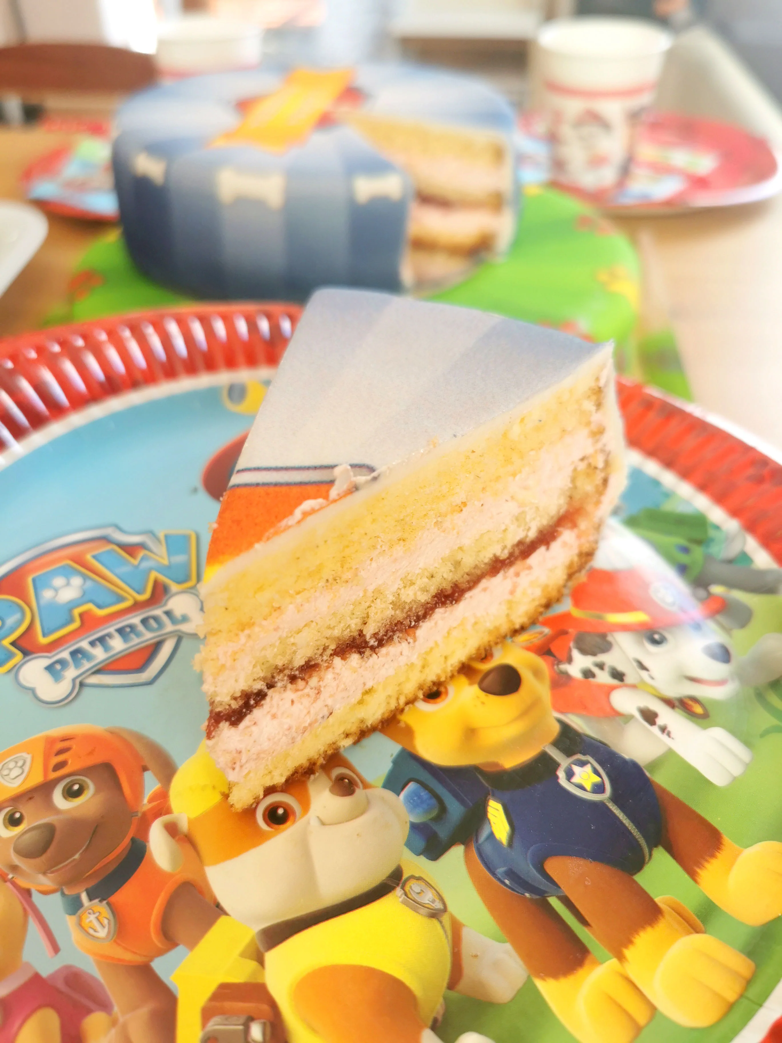 Chase und Marshall aus PAW Patrol® auf zweistöckiger Hundehelden-Torte - Image 6