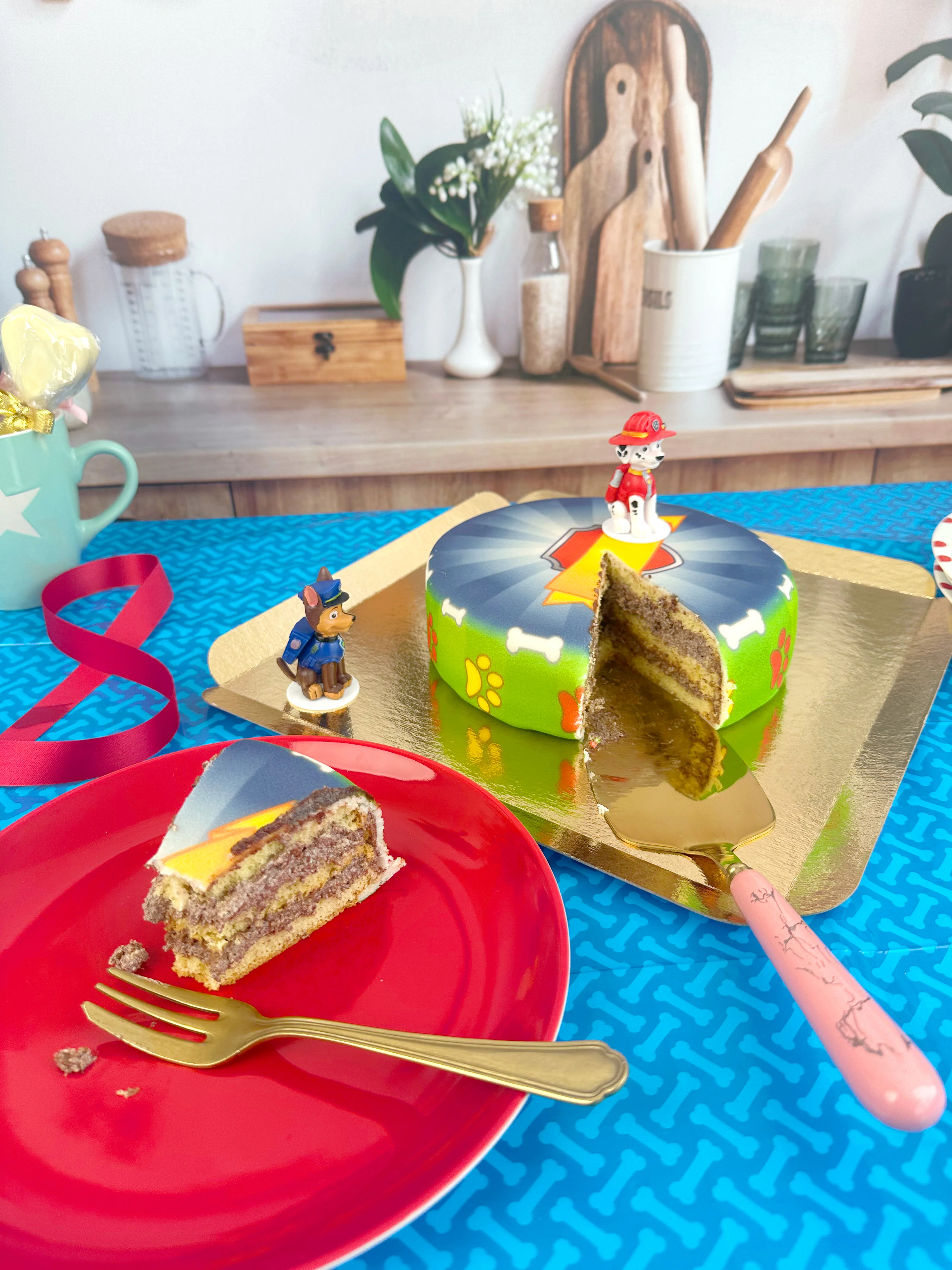 Chase und Marshall aus PAW Patrol® auf Hundehelden-Torte - Image 11