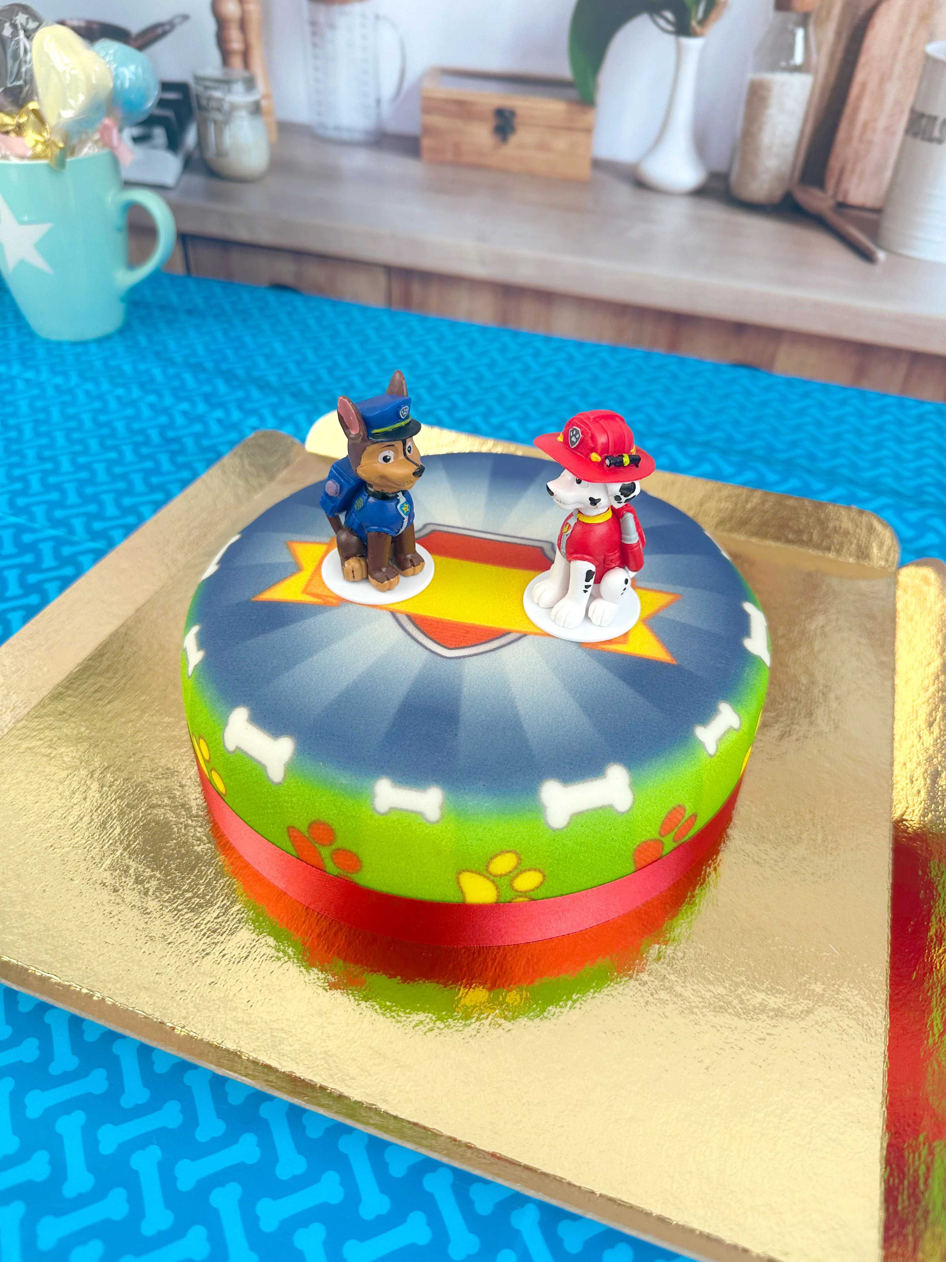 Chase und Marshall aus PAW Patrol® auf Hundehelden-Torte - Image 12