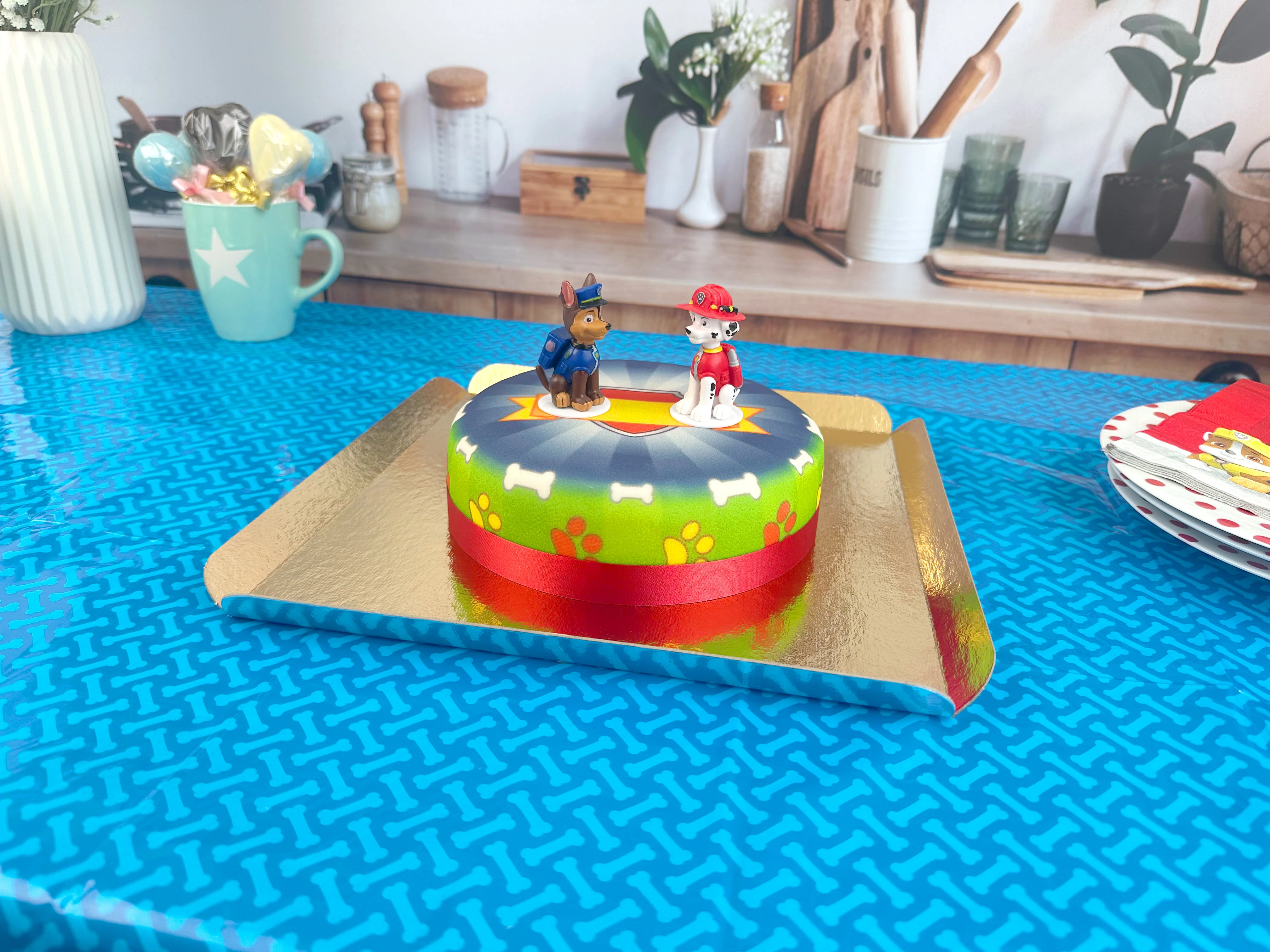 Chase und Marshall aus PAW Patrol® auf Hundehelden-Torte - Image 14