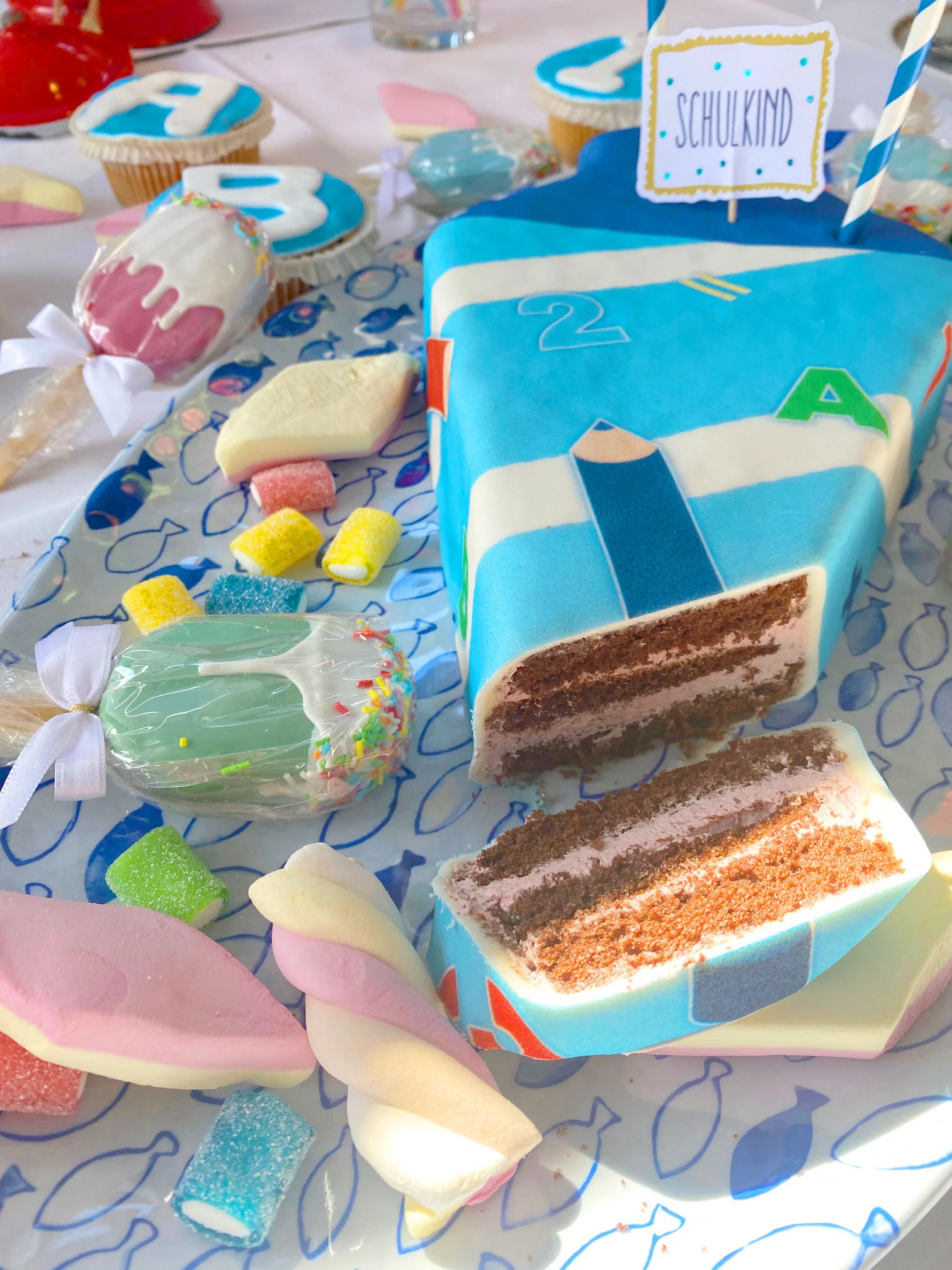 Schultüten-Torte mit Stiften in Hellblau - Image 5