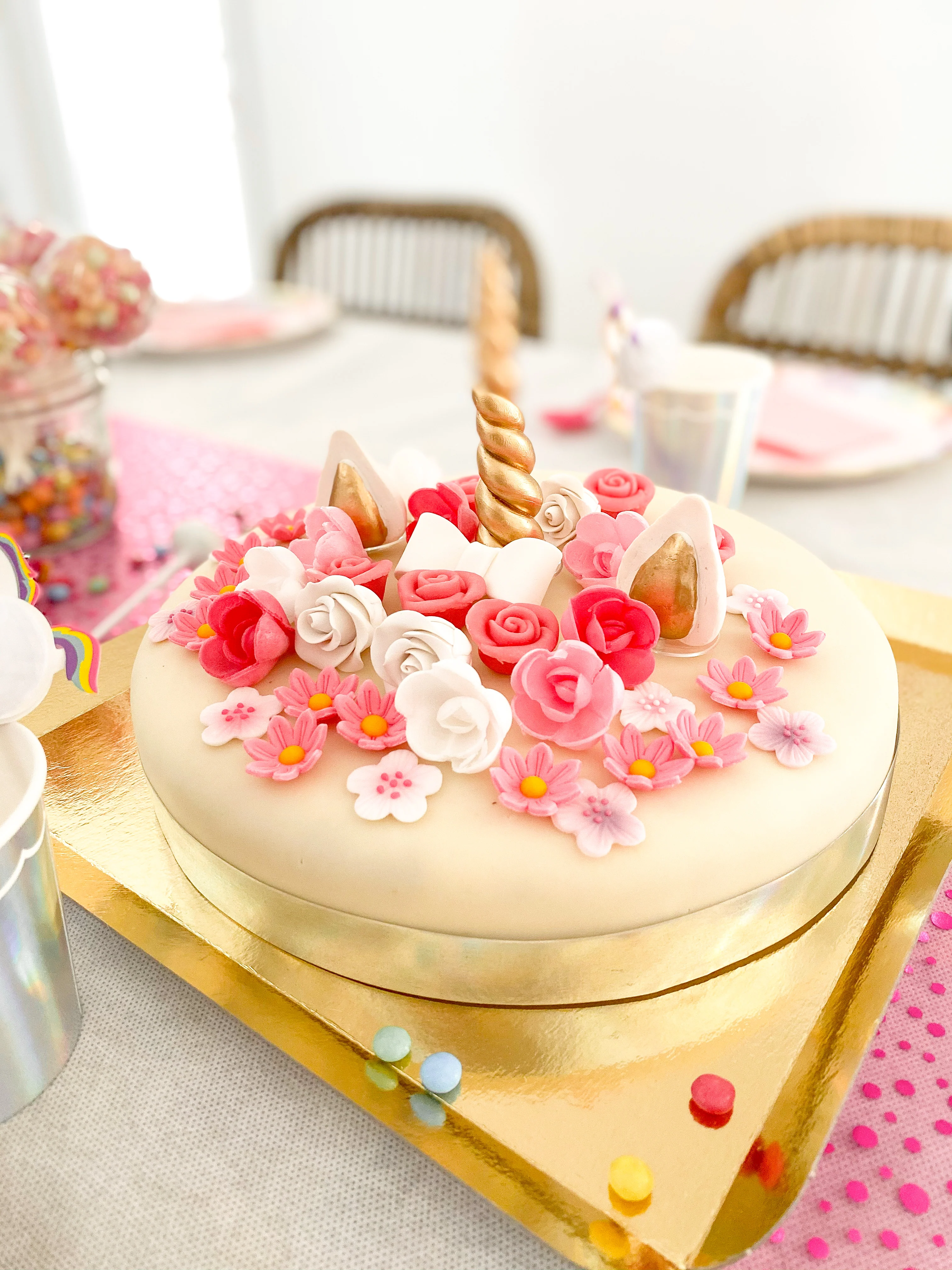 Weiße Torte mit Tortenband - Image 17